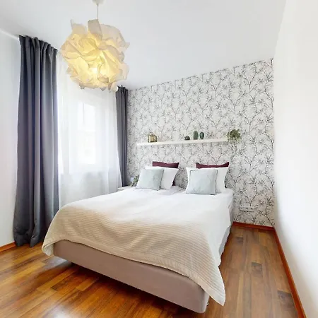 Scarlet Ursynow Balcony&parking Βαρσοβία