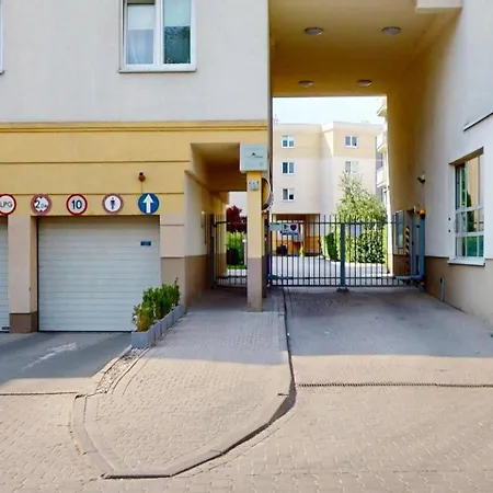 Scarlet Ursynow Balcony&parking Βαρσοβία